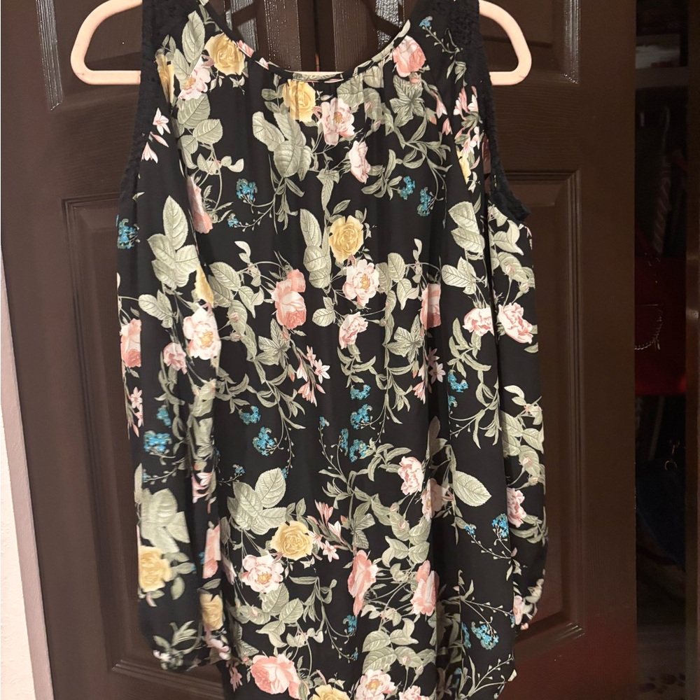Faded Glory Black Floral Cold Shoulder Blouse - Picture 6 of 6